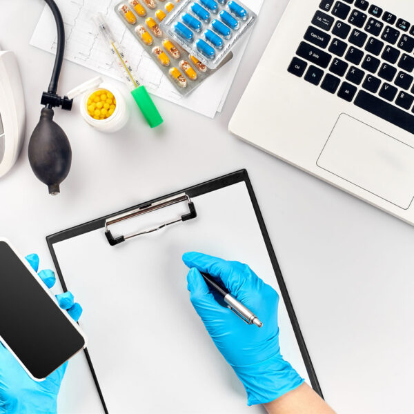 Trámite para el registro sanitario de dispositivos médicos presenta